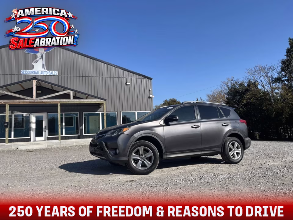 2015 Toyota RAV4 XLE's photo